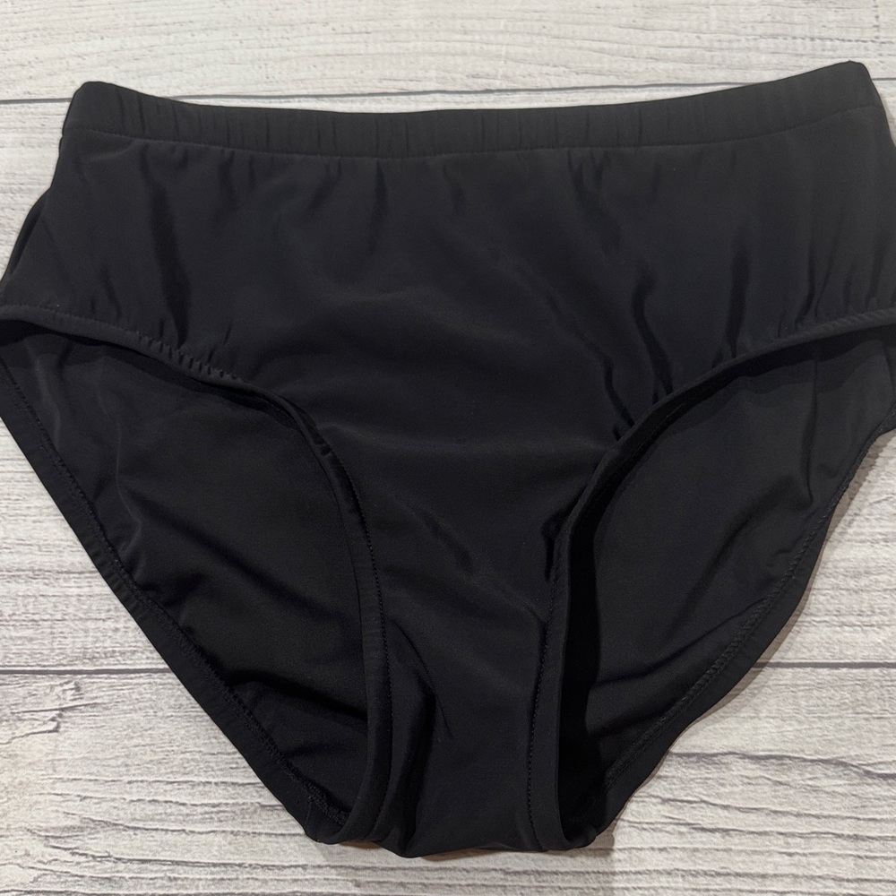 Women’s Black Ruffled Tankini Swimsuit - Picture 6 of 8
